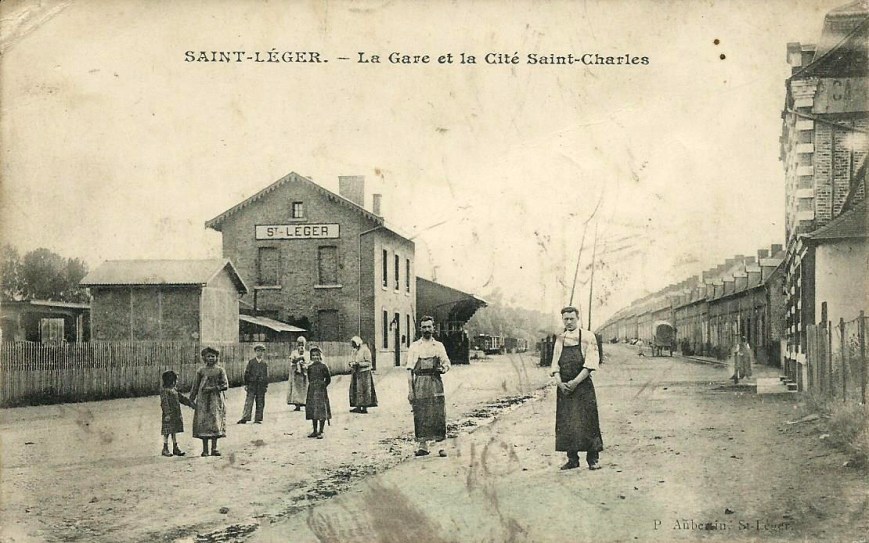 CPA St-Léger-les-Domart Gare et Cité St-Charles
