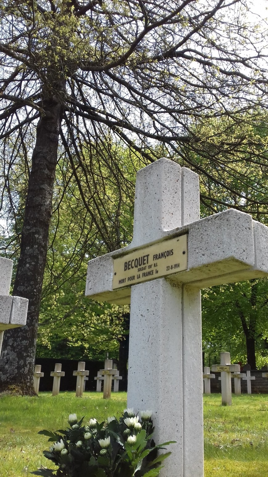 tombe de François BECQUET contre plongée
