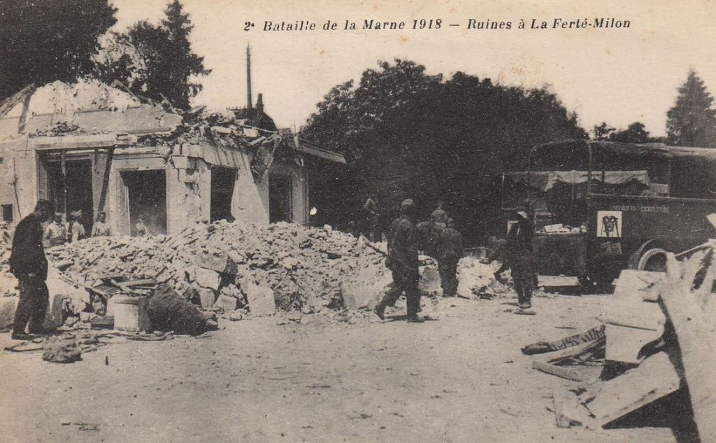 Cette image a un attribut alt vide ; le nom du fichier est ferte-milon-ruines.jpg